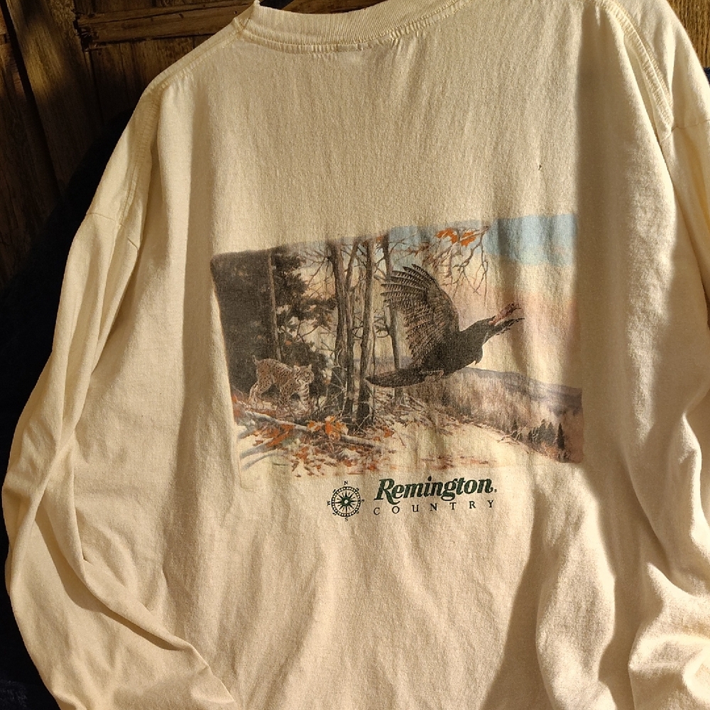 Remington Men's Cream Long-Sleeve Wildlife Graphic Tee